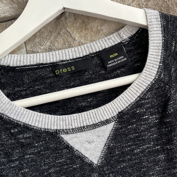 Color block sweater - Picture 3 of 10